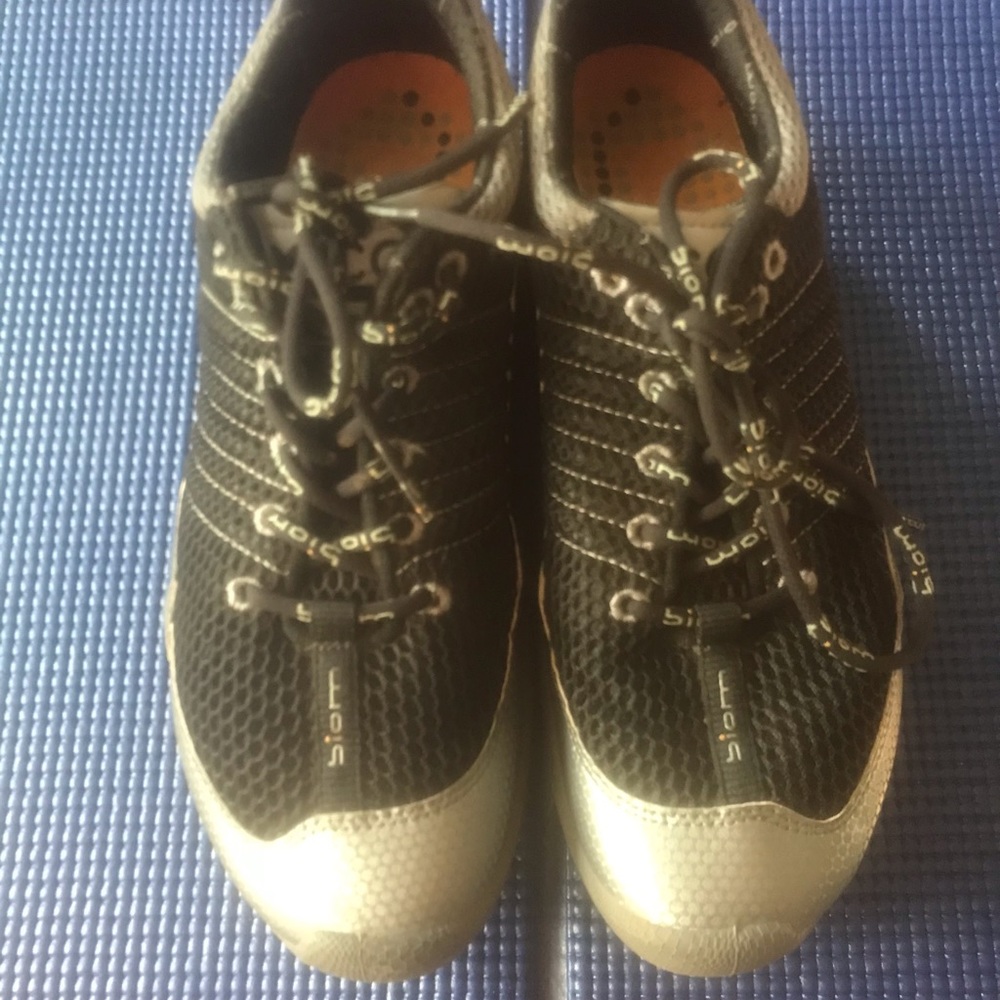 Ecco Biom Sneaker View 2